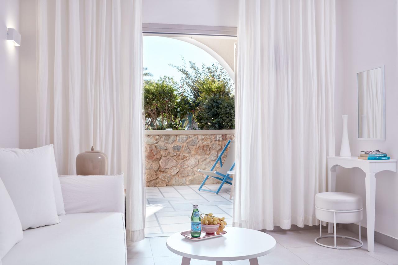 Santo Miramare Beach Resort Περίσσα Εξωτερικό φωτογραφία