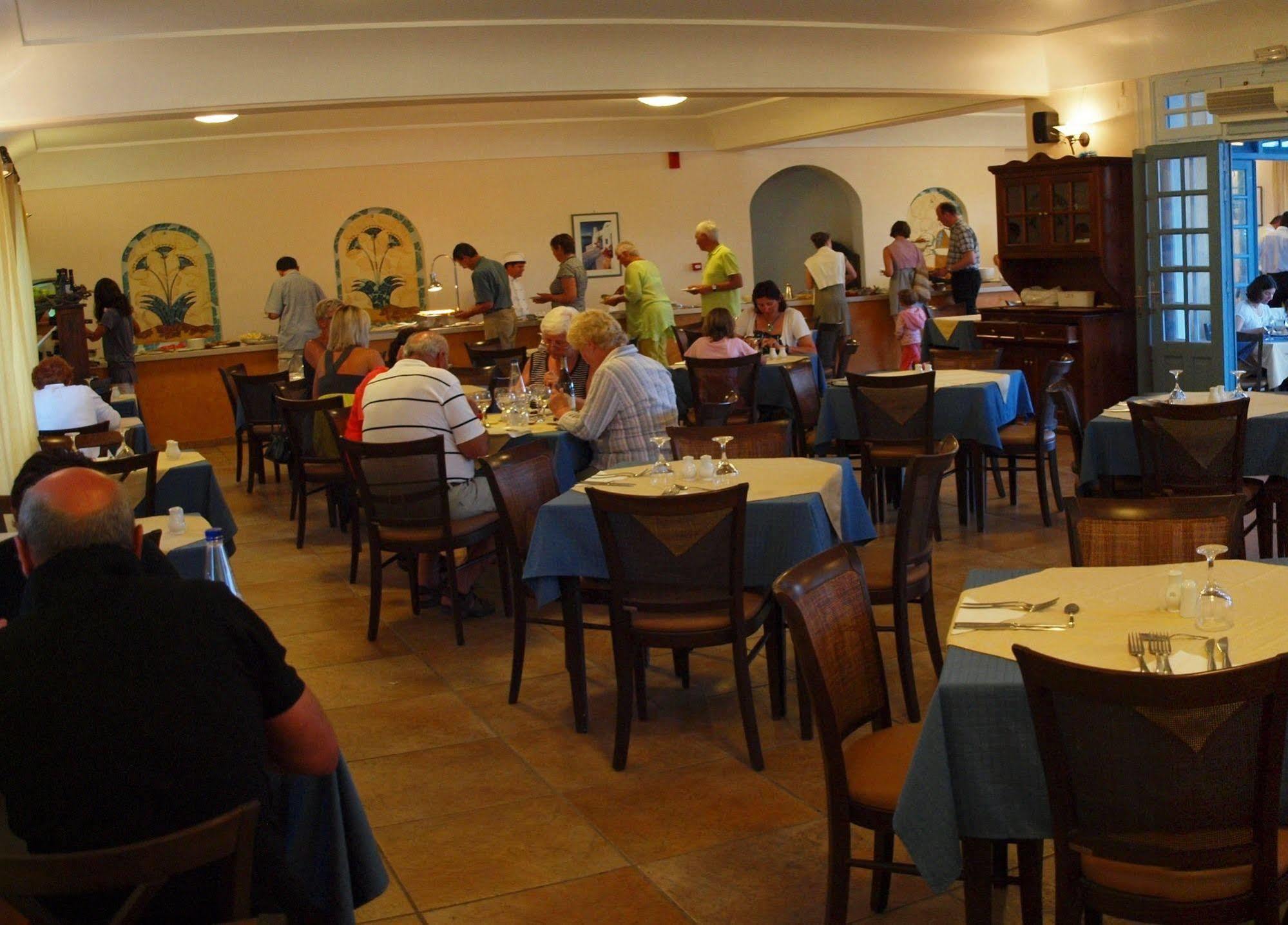 Santo Miramare Beach Resort Περίσσα Εξωτερικό φωτογραφία