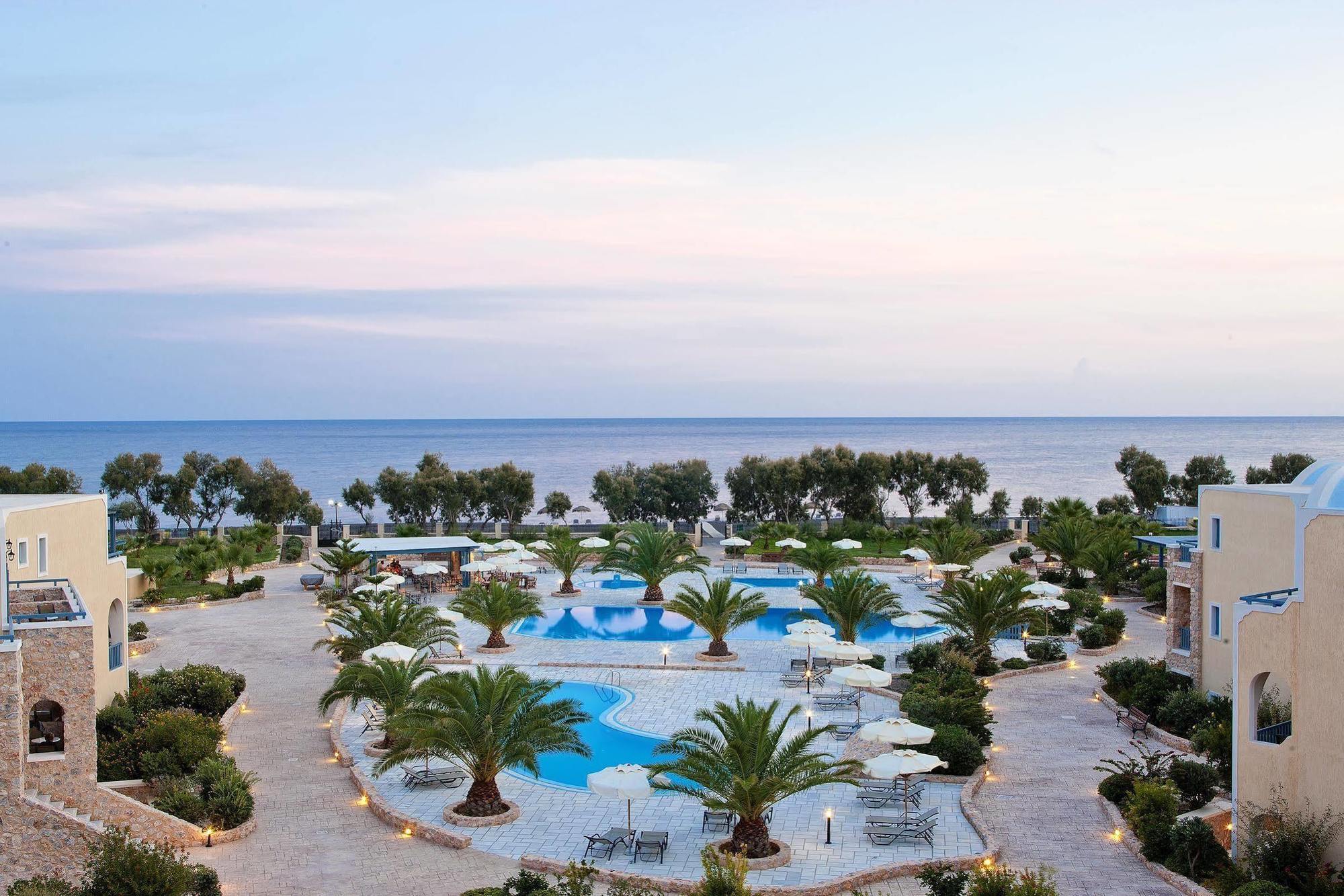 Santo Miramare Beach Resort Περίσσα Εξωτερικό φωτογραφία